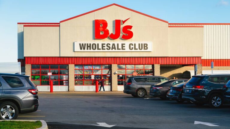 BJ’s Wholesale shifts gears on holiday discounts for customers BJ’s Wholesale shifts gears on holiday discounts for customers